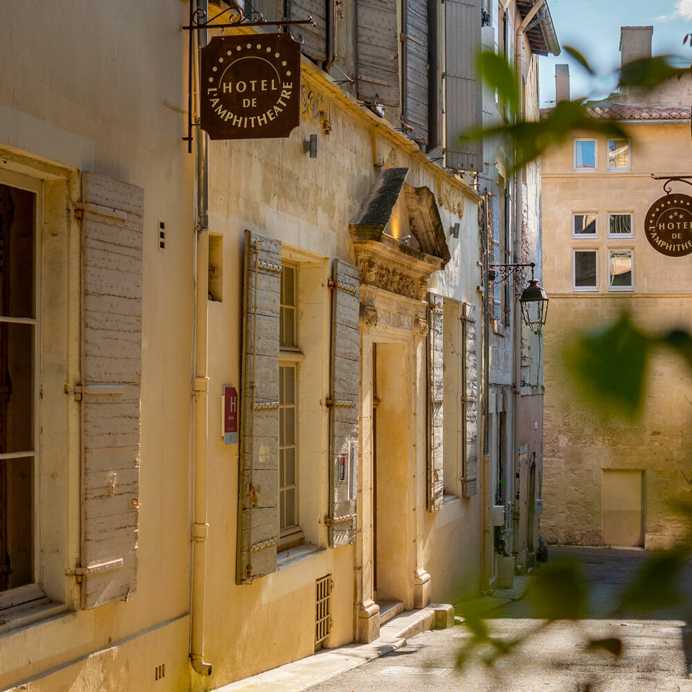 hotel-charme-centre-historique-arles-11